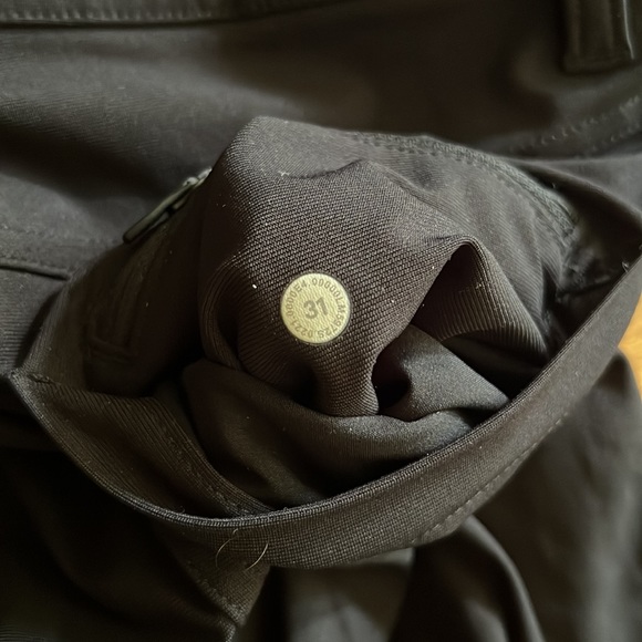 Lululemon ABC Slim-Fit Pant Waist 31” Length 28" 
Warpstreme Black - Picture 6 of 6